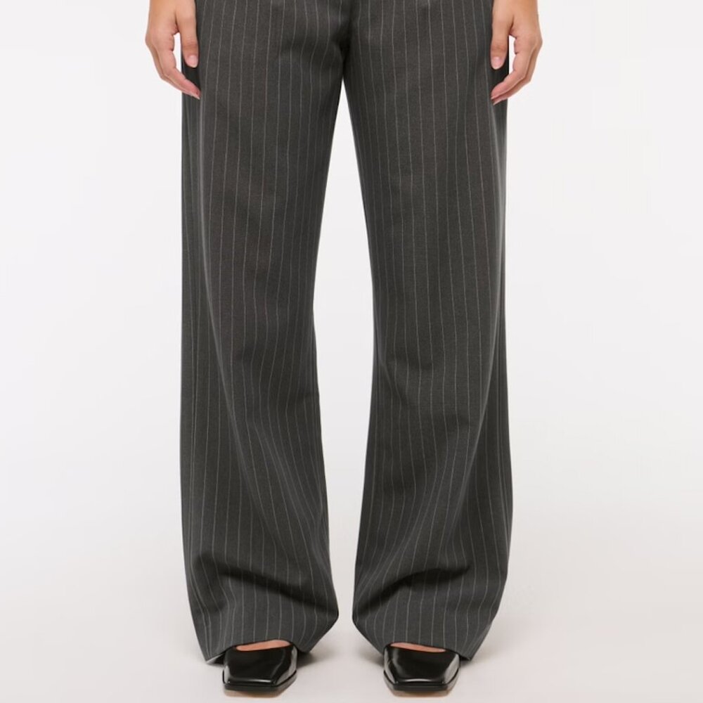 Curve Love A&F Sloane Low Rise Tailored Wide Leg Pant - Picture 2 of 7